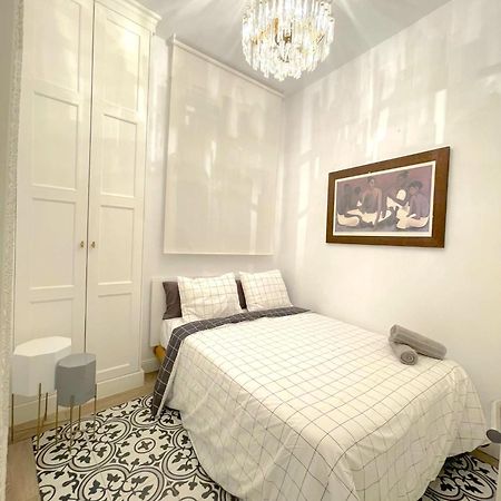 New Apartment In City-Center, Gran Via Мадрид Екстериор снимка